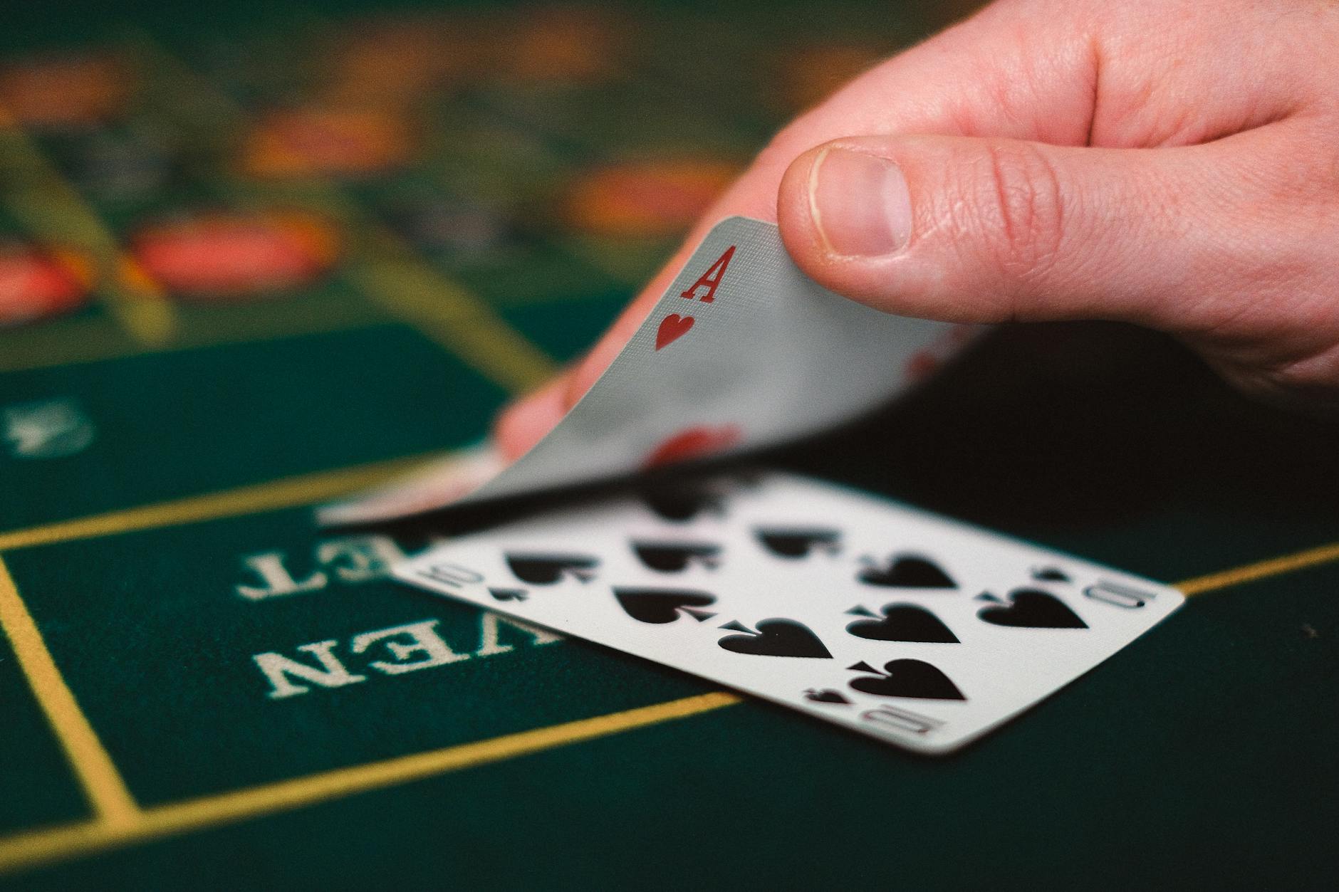 Giao diện game casino online có bảng trả thưởng và thông tin RTP rõ ràng